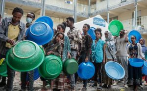 Des Tigréens font la queue pour une distribution alimentaire, à Mekele le 19 juin 2021 afp.com - Yasuyoshi CHIBA