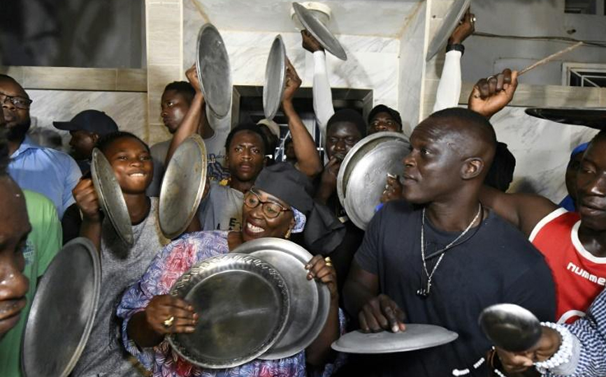 Concert de casseroles lors d'une manifestation à l'appel de l'opposant Ousmane Sonko, le 30 juin 2022 à Dakar, au Sénégal afp.com - SEYLLOU