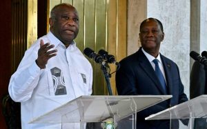 Laurent Gbagbo (g) et Alassane Ouatarra lors de leurs retrouvailles politiques au palais présidentiel d'Abidjan le 27 juillet 2021 afp.com - Issouf SANOGO
