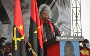 Joao Lourenço, président de l'Angola et candidat à la présidence du Mouvement populaire pour la libération de l'Angola (MPLA), prononce un discours lors d'un meeting de campagne à Luanda, le 20 août 2022 afp.com - Julio PACHECO NTELA