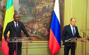 Le ministre Diop avec son homologue russe, à Moscou en 2022