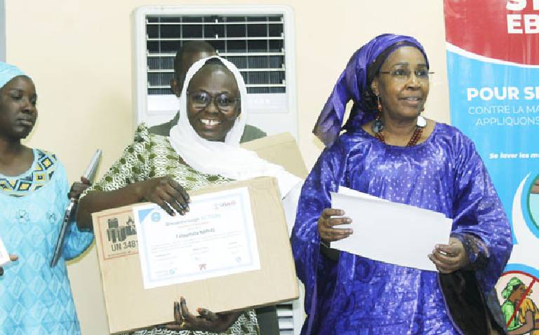Concours de meilleures productions médiatiques sur les zoonoses : Fatoumata Napho, lauréate de la catégorie presse écrite