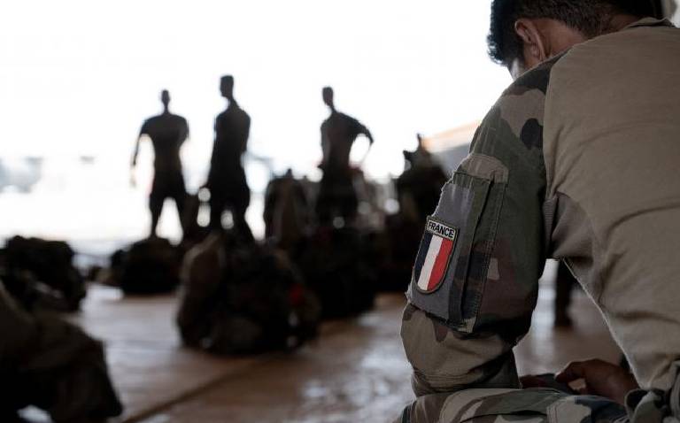 Après le Mali et le Burkina, l'armée française quitte le Niger